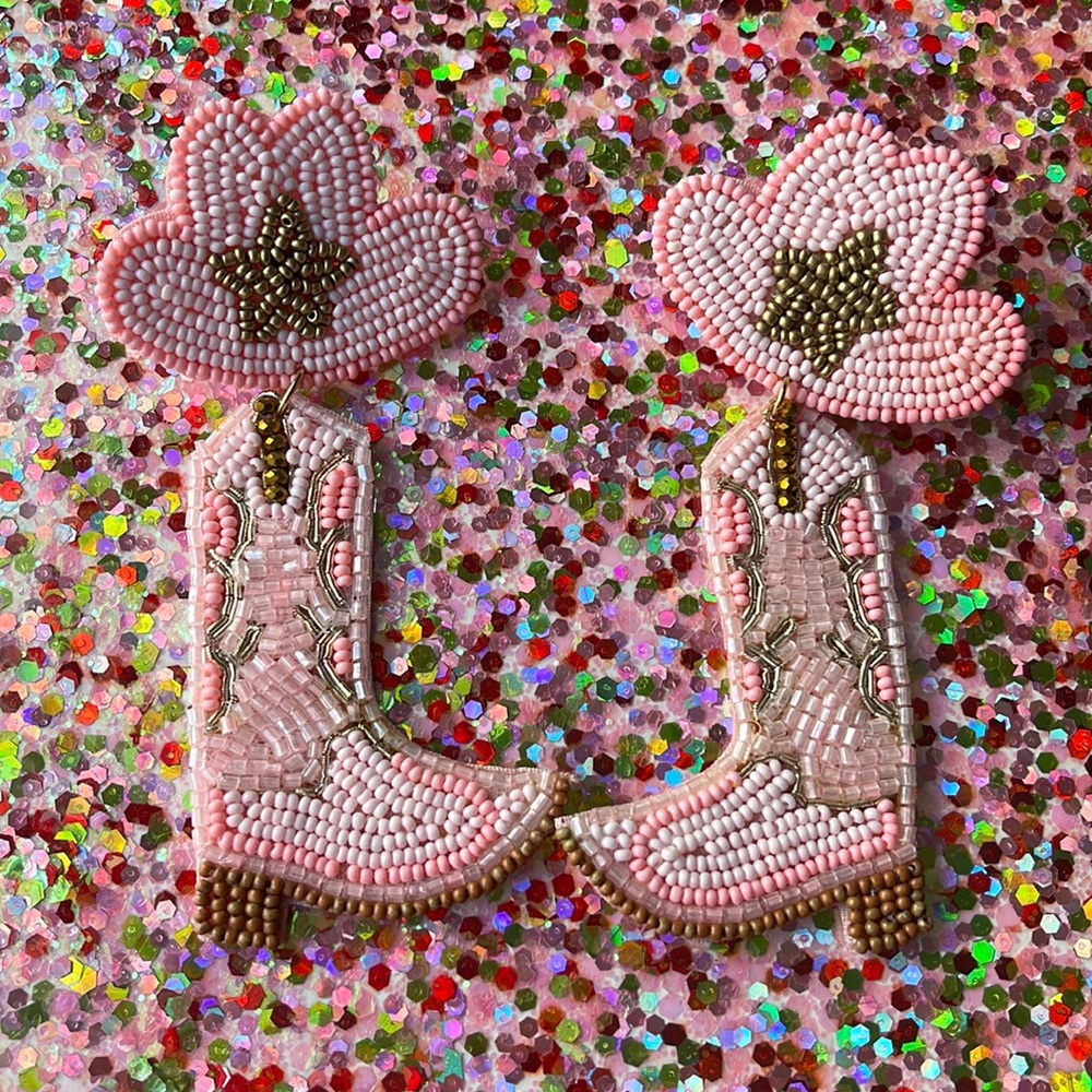 Cowgirl boots earrings 🤠🌟💖⚡️.    Barbie style ⚡️⚡️⚡️